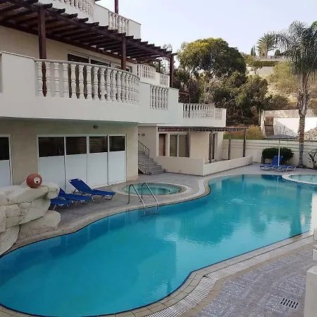 Apartment Newly Remodelled Apartment, Pool, Sauna And Gym Larnaca